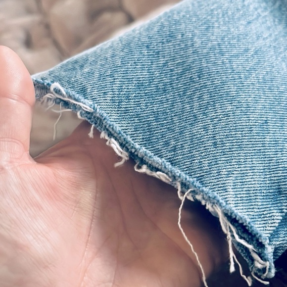 Levi's Button Fly Wedgie Straight Leg Jeans Distressed with Raw Hem 28 - Picture 6 of 10